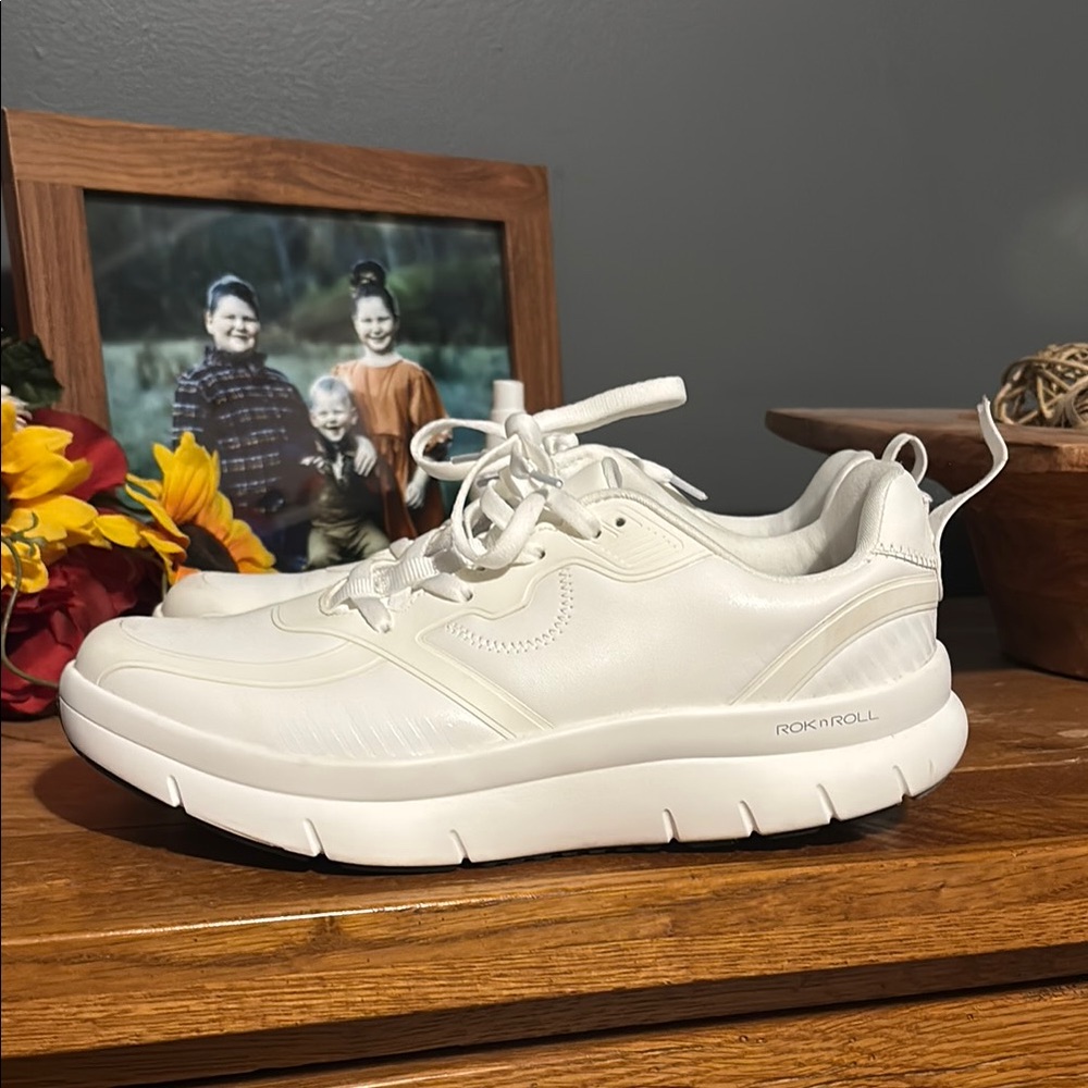 Women's White Alegria Sneakers Size 11US. All leather Wore once for clinicals.